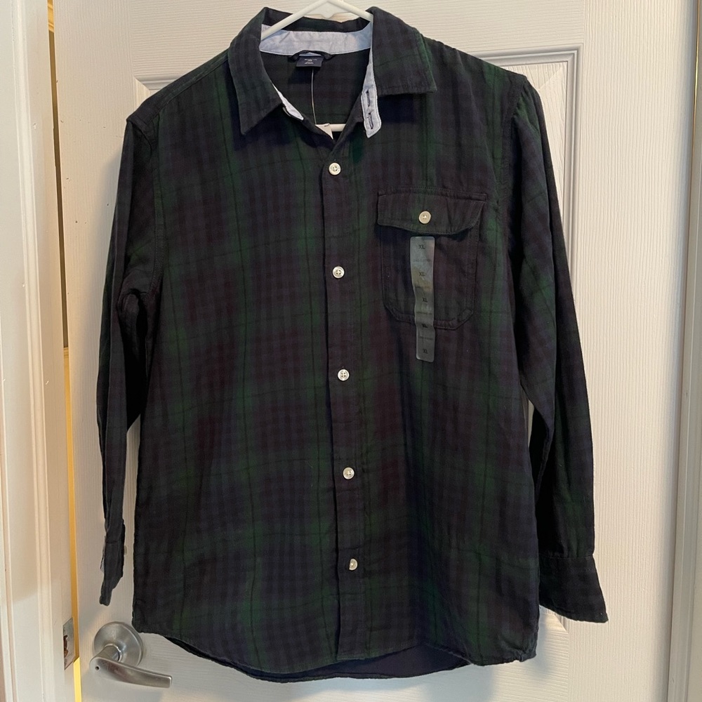 Girl’s GapKids Long Sleeve Button Up Plaid Shirt. NWT